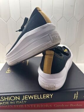 Custom converse Sz 8